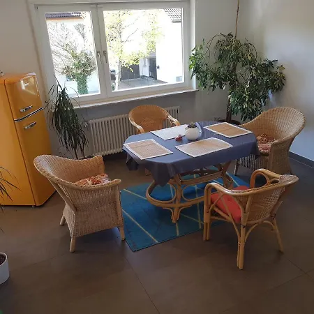 Zimmer 2 Nahe Thoraxklinik - Bad Und Kueche Geteilt *